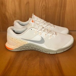 Nike Metcon 4 Athletic Lifting Shoes White Womens 8 SEF1351
